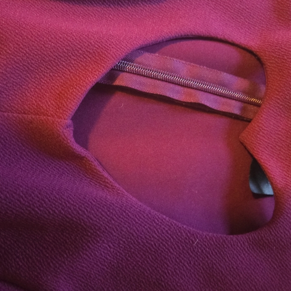 Heart cut out skater dress - Picture 3 of 5